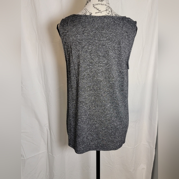 Apt 9 Twist front sleeveless top. Size large. Previously owned - Picture 5 of 5